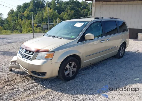 2010 Dodge Grand Caravan Sxt z USA, uszkodzony, nr VIN 2D4RN5D16AR350252